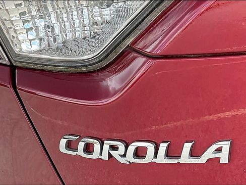 Used 2023 Toyota Corolla LE FWD image 30