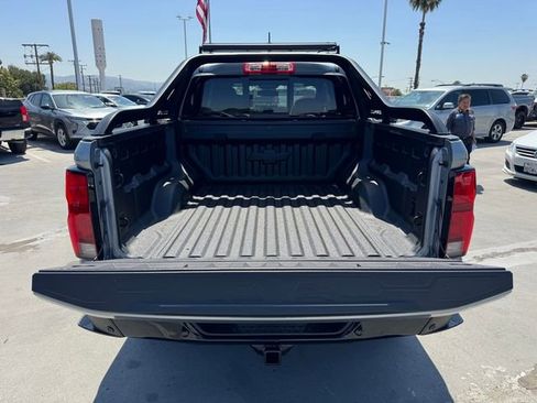 New 2026 Chevrolet Colorado Z71 w/ Midnight Edition AWD/4WD image 9