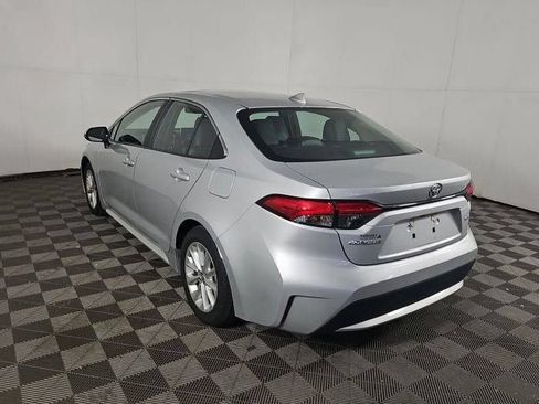 Used 2022 Toyota Corolla XLE FWD image 4