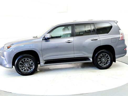 Used 2023 Lexus GX 460 Premium w/ Premium Package image 3