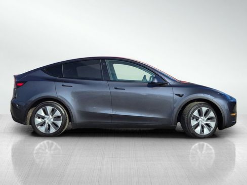 Used 2023 Tesla Model Y Long Range image 3