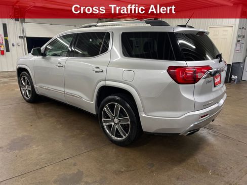 Used 2017 GMC Acadia Denali image 3