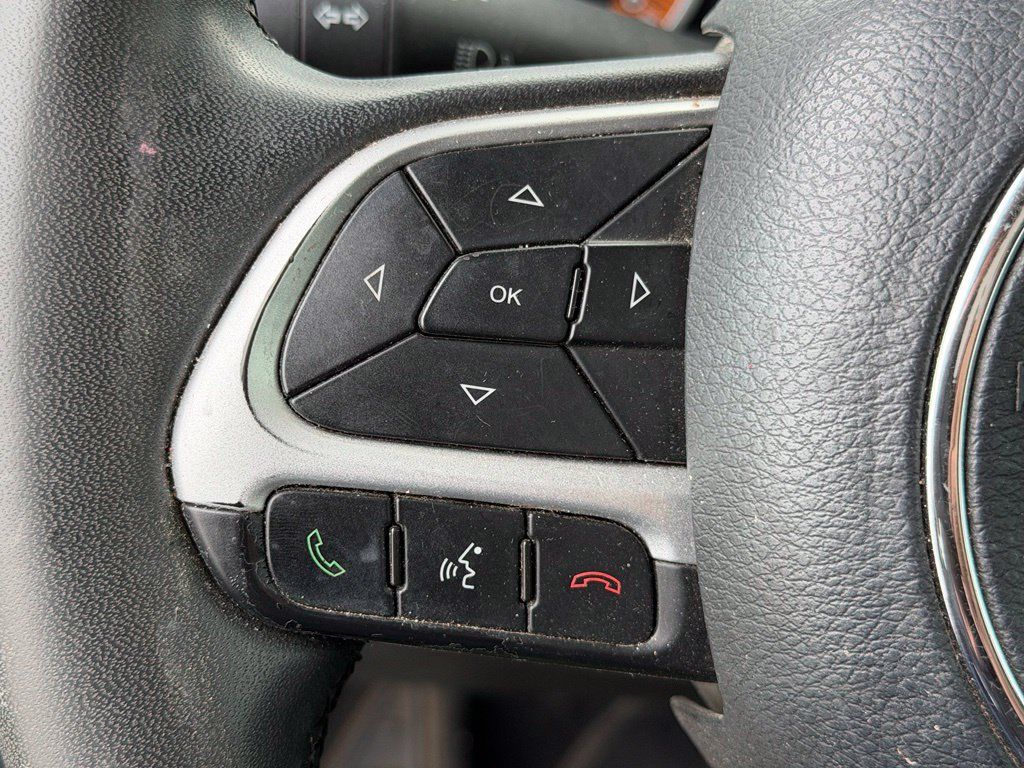Used 2020 Jeep Renegade Latitude w/ Popular Equipment Group FWD image 21