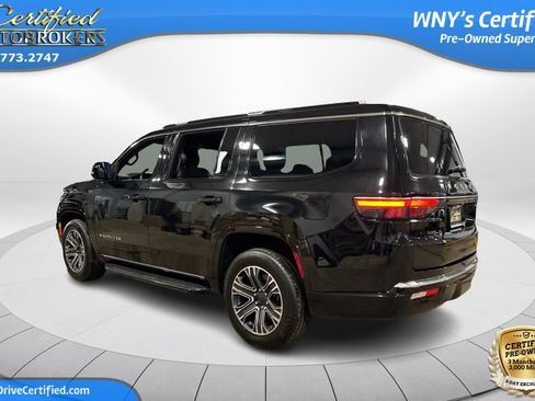 Used 2024 Jeep Wagoneer Series II w/ Flexible Seating Group AWD/4WD image 8