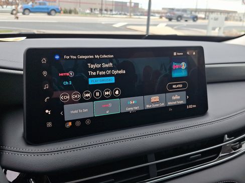 New 2026 INFINITI QX60 Luxe w/ Family Package image 13