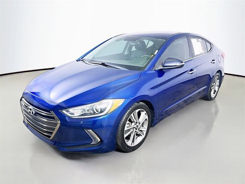 Used 2017 Hyundai Elantra Limited image 3
