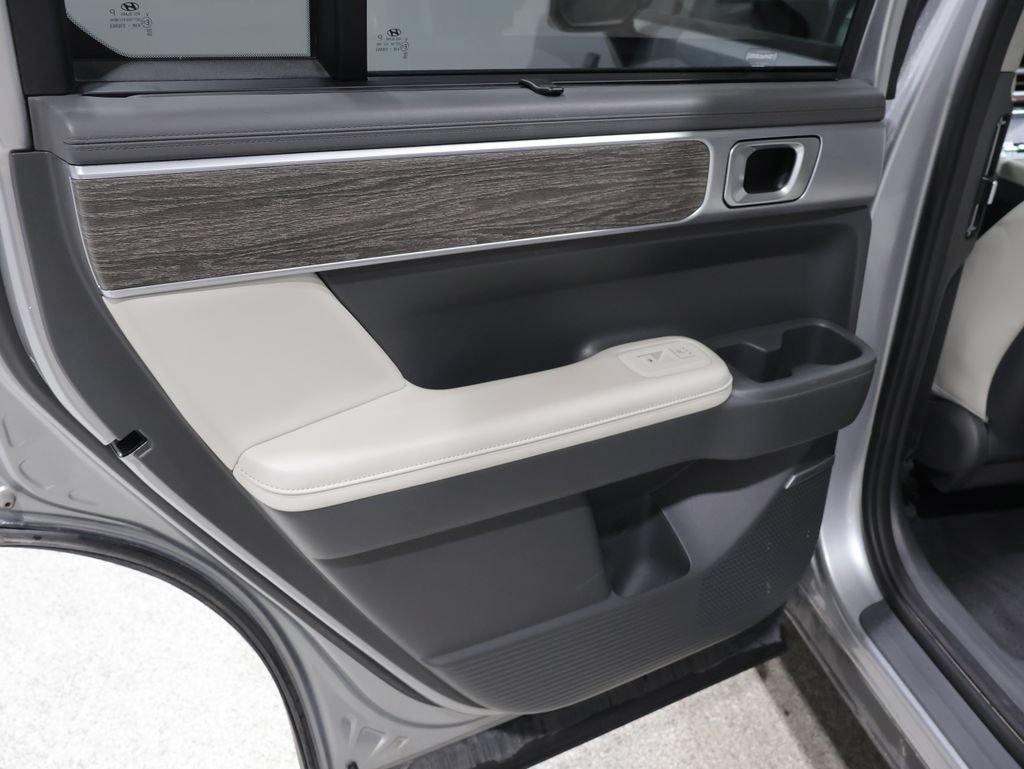 Used 2024 Hyundai Santa Fe Limited AWD/4WD image 19