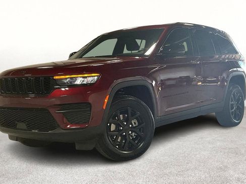New 2025 Jeep Grand Cherokee Altitude image 2