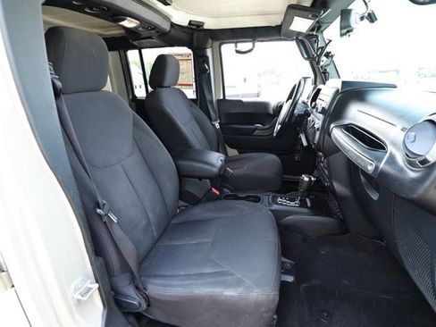 Used 2017 Jeep Wrangler Unlimited Sport w/ Quick Order Package 24S AWD/4WD image 24