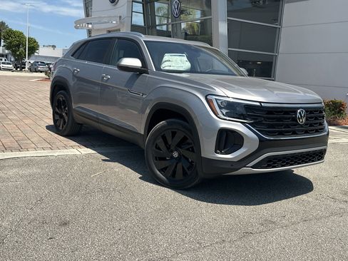 New 2026 Volkswagen Atlas Cross Sport SE FWD image 2