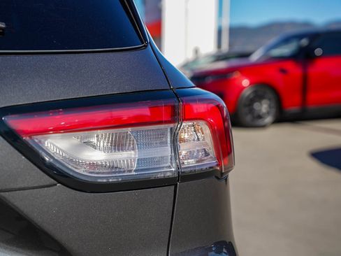 Used 2022 Ford Escape SE image 10