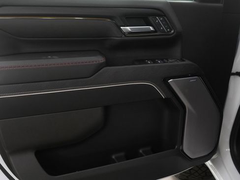 Used 2025 GMC Sierra 2500 AT4X image 24