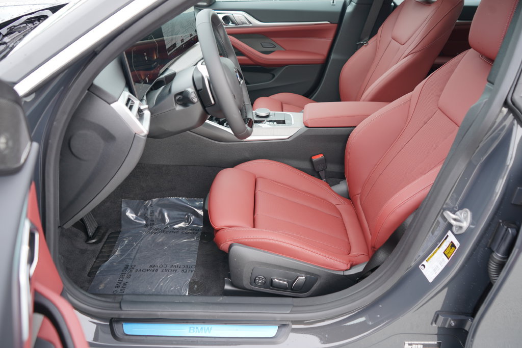 Used 2026 BMW 430i w/ Premium Package RWD image 11