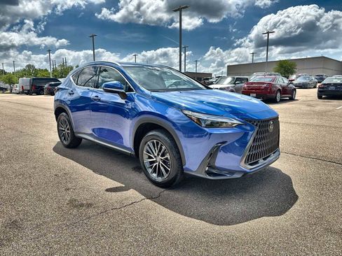Used 2025 Lexus NX 250 FWD w/ Accessory Package (Z2) image 11
