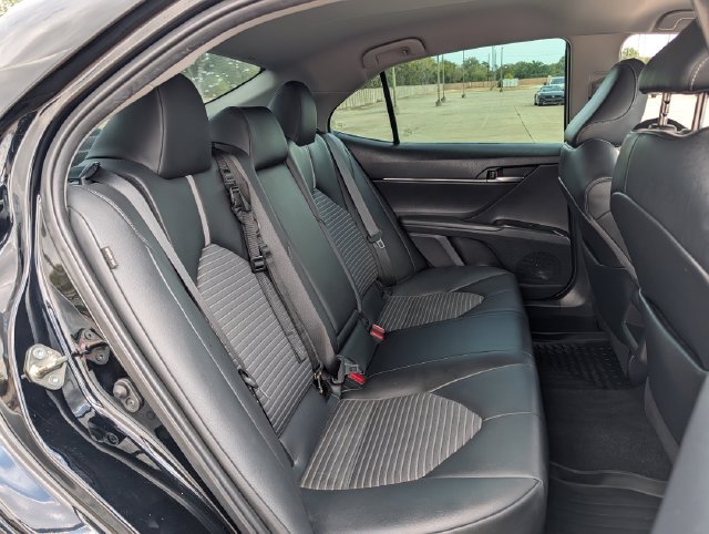 Used 2020 Toyota Camry SE FWD image 25