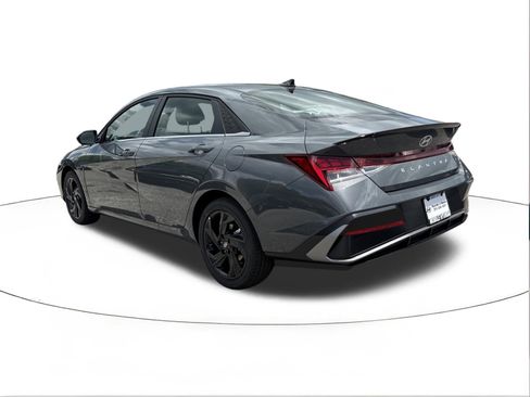 New 2026 Hyundai Elantra SEL Sport FWD image 5