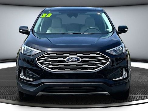 Used 2023 Ford Edge Titanium w/ Class II Trailer Tow Package AWD/4WD image 2