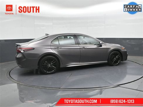 Used 2023 Toyota Camry XSE image 3