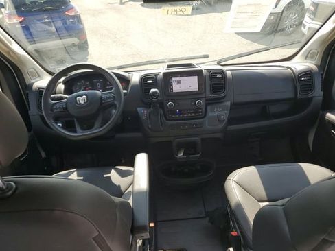 Used 2025 RAM ProMaster 2500 w/ Convenience Group FWD image 10