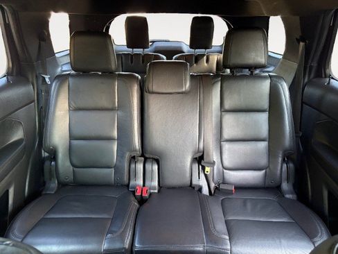 Used 2015 Ford Explorer XLT w/ Equipment Group 202A FWD image 4