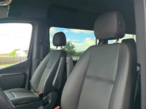 Used 2025 Mercedes-Benz Sprinter 2500 image 24
