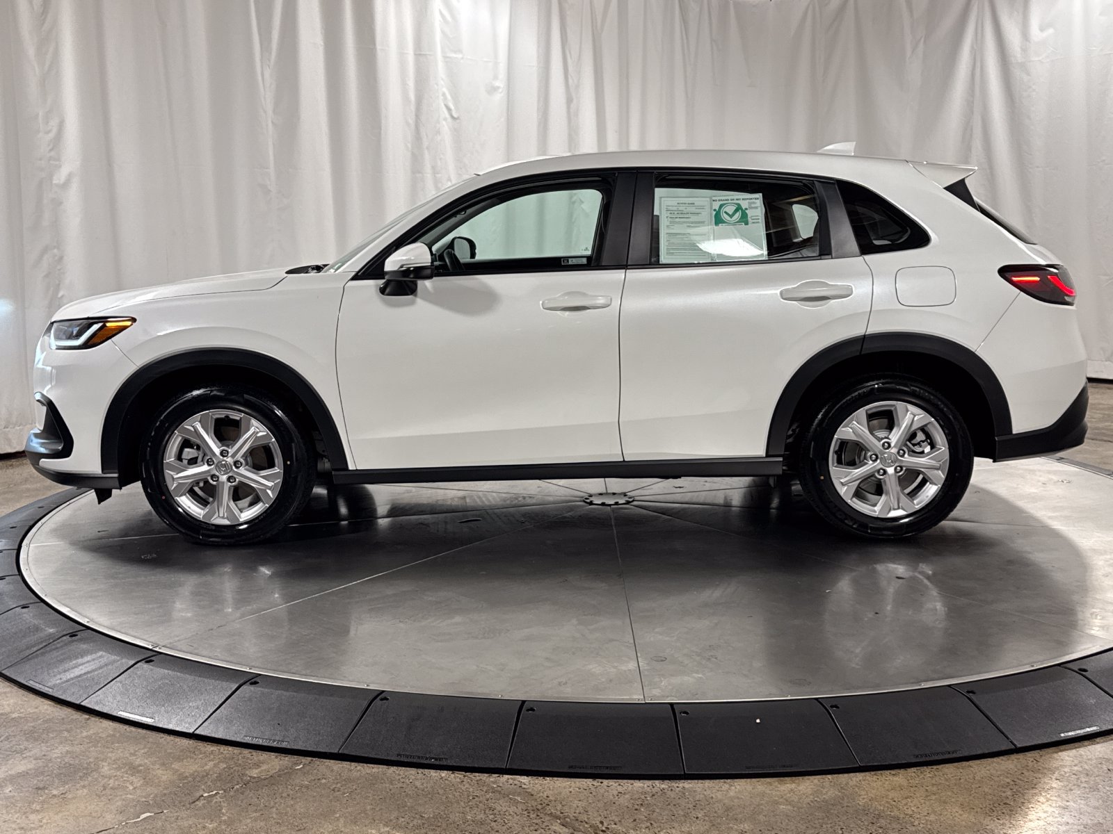 Certified 2024 Honda HR-V LX image 8