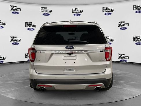 Used 2016 Ford Explorer XLT w/ Equipment Group 202A AWD/4WD image 4
