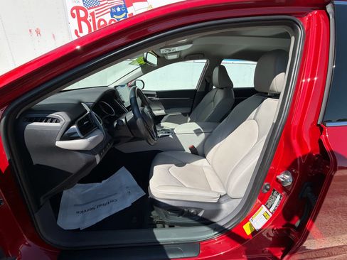 Used 2023 Toyota Camry XLE FWD image 19