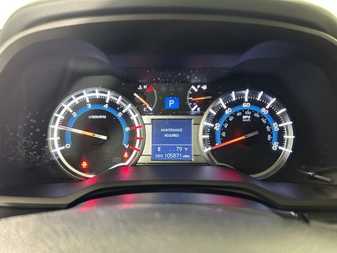 Used 2019 Toyota 4Runner TRD Off-Road Premium AWD/4WD image 18