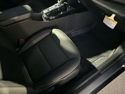 New 2026 Chevrolet Trax ACTIV w/ Sunroof Package FWD image 16
