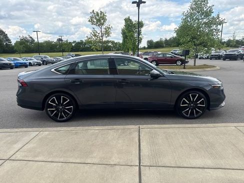 Used 2023 Honda Accord Touring image 5