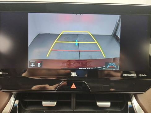 Used 2021 Toyota Venza XLE w/ Softex Package image 23