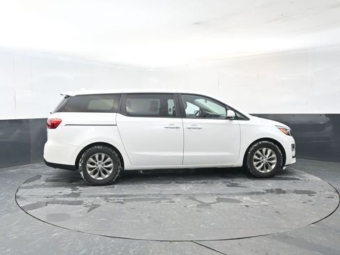 Used 2021 Kia Sedona LX image 6