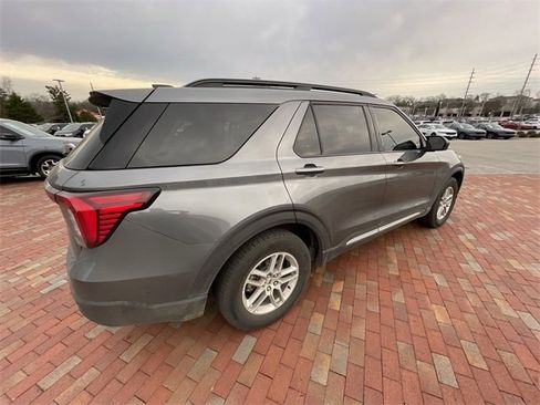 Used 2025 Ford Explorer Active w/ Active Comfort Package image 20