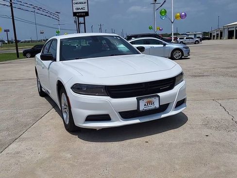 Used 2023 Dodge Charger SXT RWD image 2
