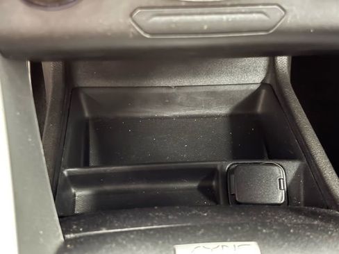 Used 2015 Ford Fusion SE image 24