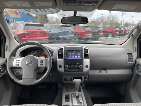 Used 2019 Nissan Frontier SV image 11