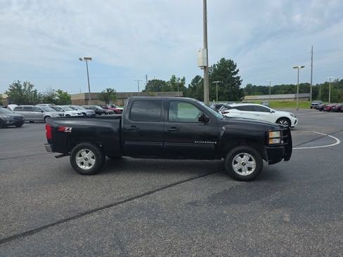 Used 2009 Chevrolet Silverado 1500 LT w/ Power Pack Plus AWD/4WD image 2