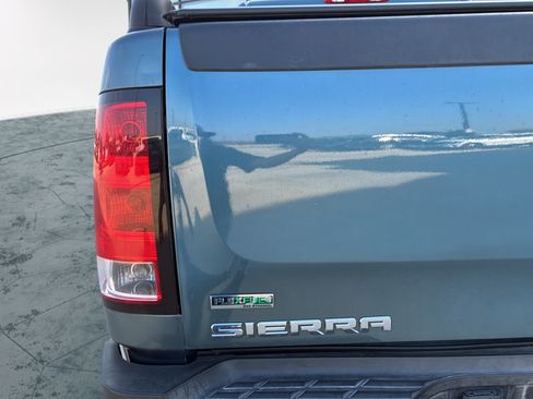 Used 2012 GMC Sierra 2500 Denali w/ Suspension Package, Off-Road AWD/4WD image 39