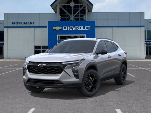 New 2026 Chevrolet Trax LT w/ Sunroof Package FWD image 6