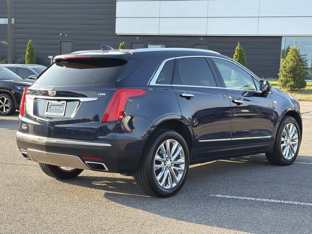 Used 2017 Cadillac XT5 Platinum AWD/4WD image 5