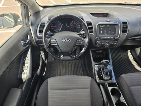 Used 2018 Kia Forte S w/ S Technology Package image 13
