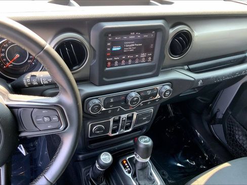Used 2018 Jeep Wrangler Unlimited Sport S AWD/4WD image 6
