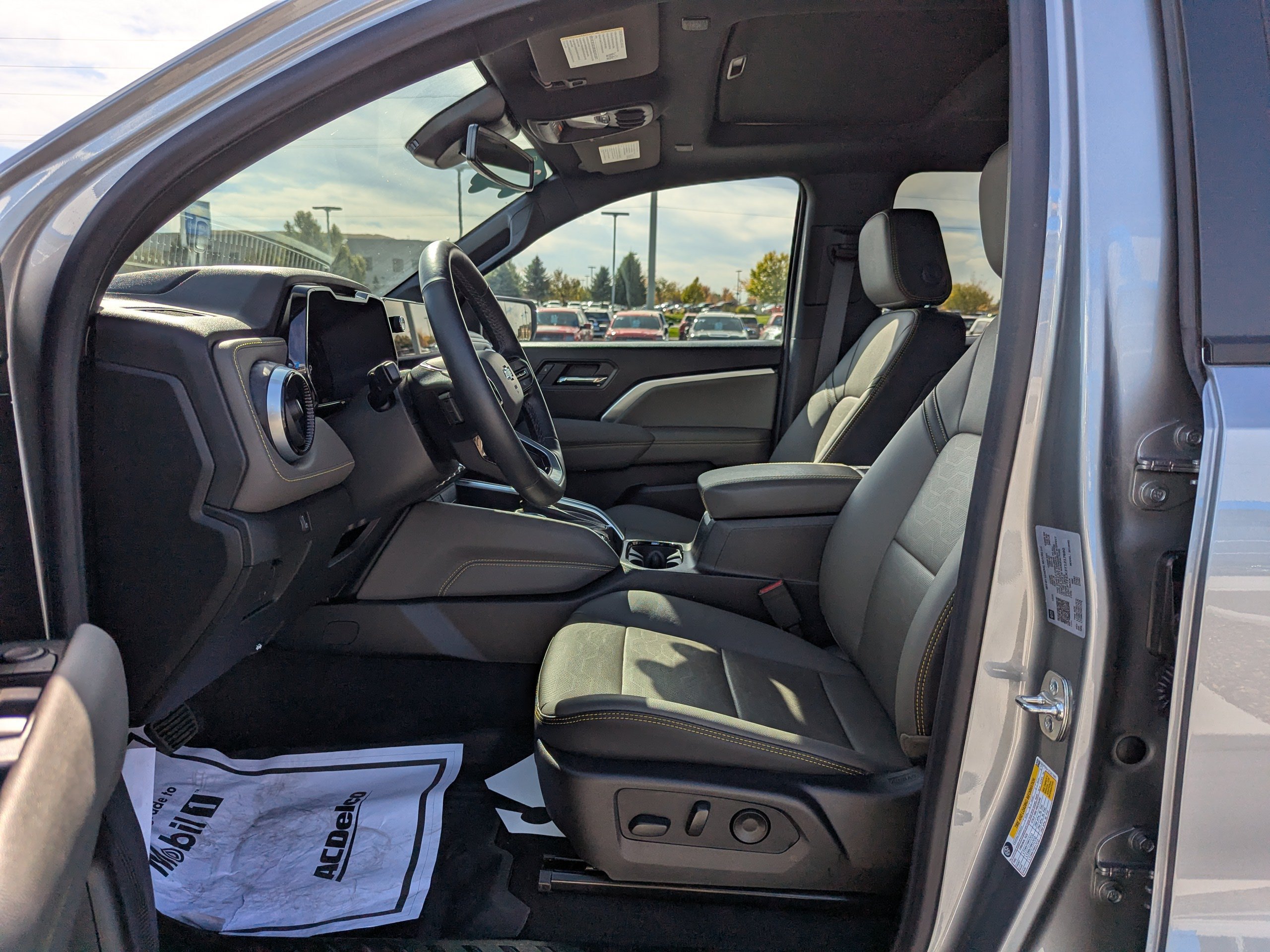 Certified 2026 Chevrolet Colorado ZR2 w/ Technology Package AWD/4WD image 12