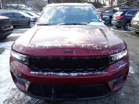 New 2025 Jeep Grand Cherokee Limited w/ Black Appearance Package image 10
