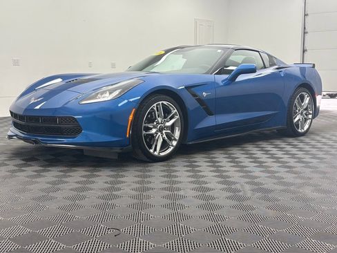 Used 2016 Chevrolet Corvette Stingray Coupe RWD image 2