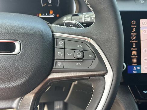 New 2026 Jeep Grand Cherokee Altitude image 24