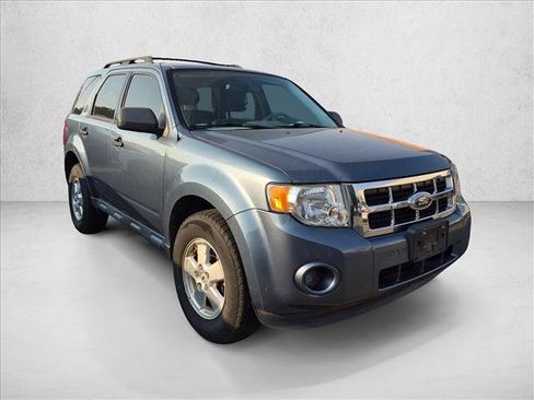 Used 2012 Ford Escape XLS AWD/4WD image 3
