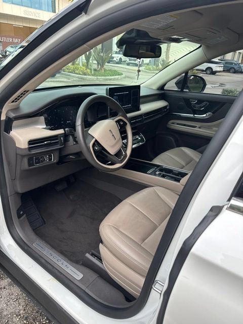 Certified 2024 Lincoln Corsair FWD image 9