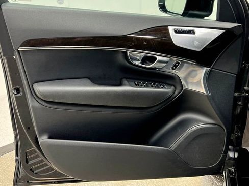 Used 2018 Volvo XC90 T8 Momentum w/ Convenience Package image 15